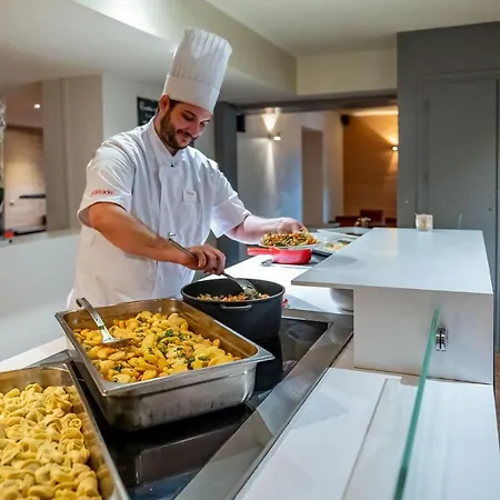 Village Club Mileade فندق كورشوفيل